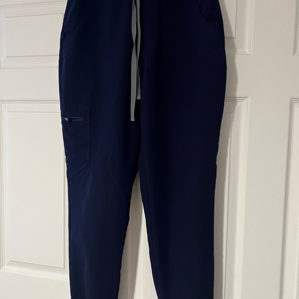 Figs Zamora Jogger Scrub pants in navy